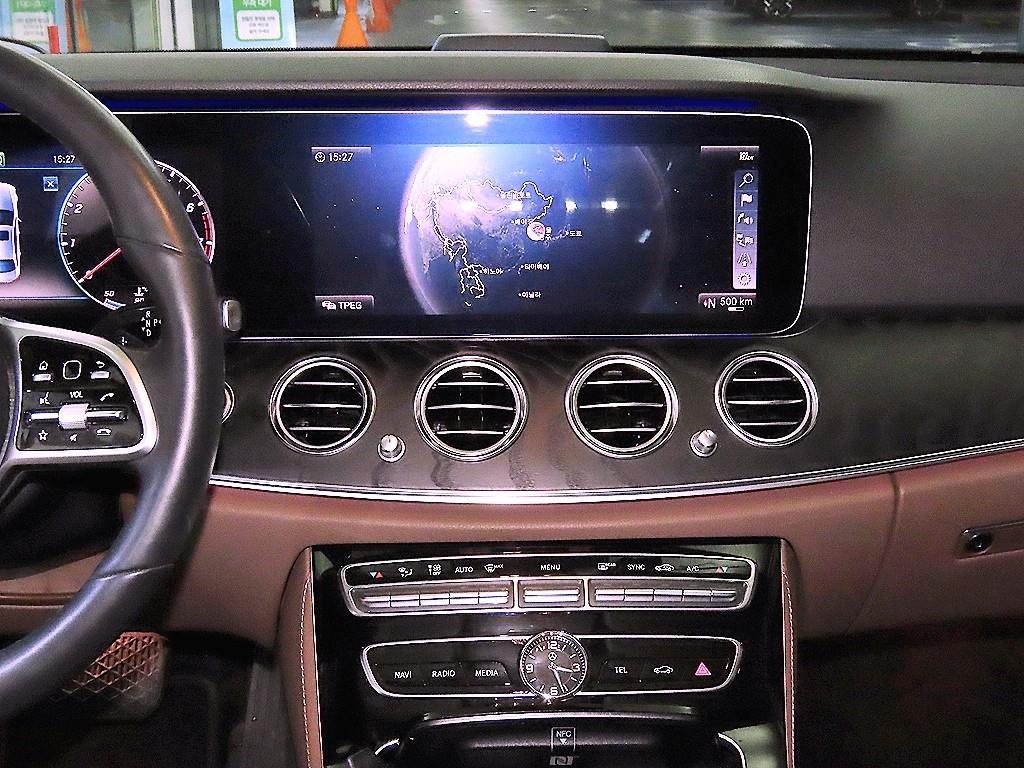 Mercedes Benz E class - Vista 11