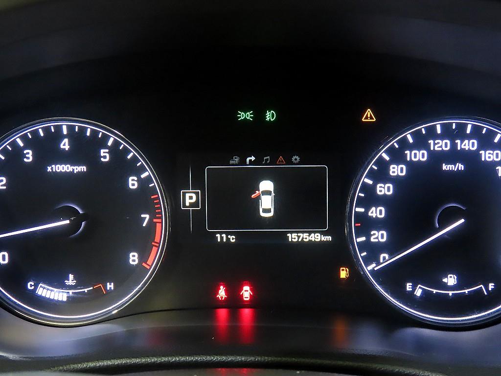 HYUNDAI Genesis - Vista 9