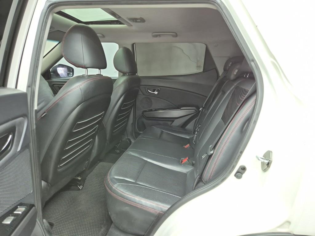 Ssangyong Tivoli - Vista 12