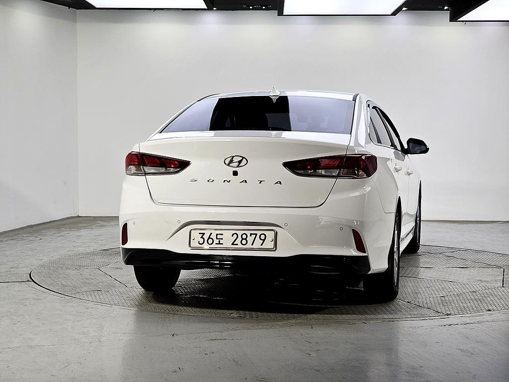 HYUNDAI Sonata - Vista 3