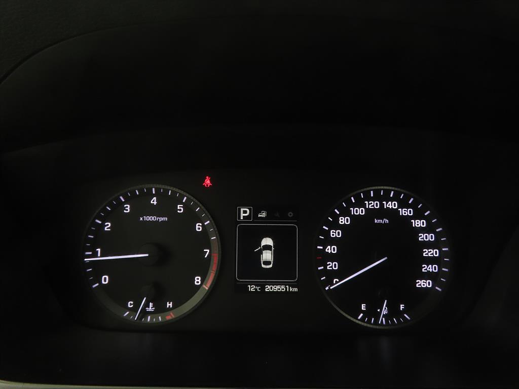 HYUNDAI Sonata - Vista 9