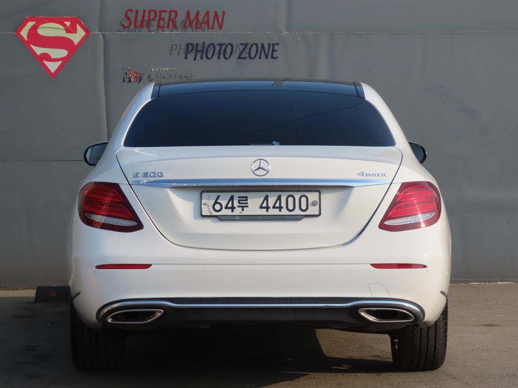 Mercedes Benz E class - Vista 7