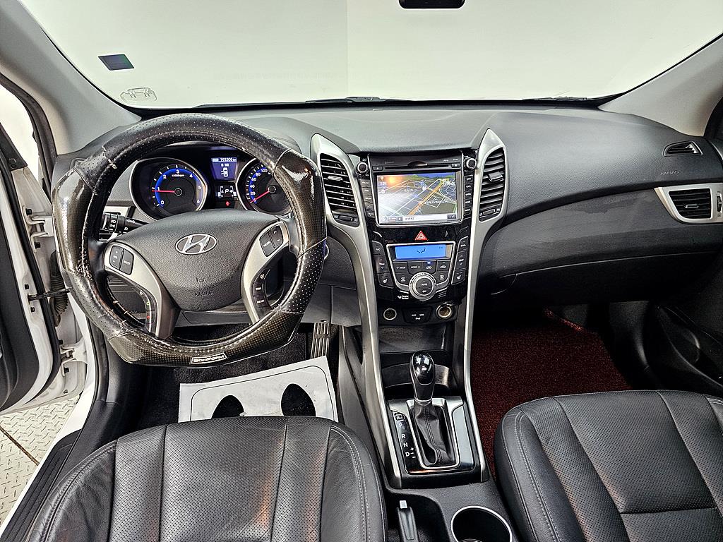 HYUNDAI i30 - Vista 5