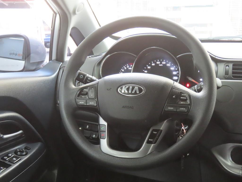 KIA Pride 2013 Plateado - Importación desde Corea - HF Imports Iquique - Foto 17