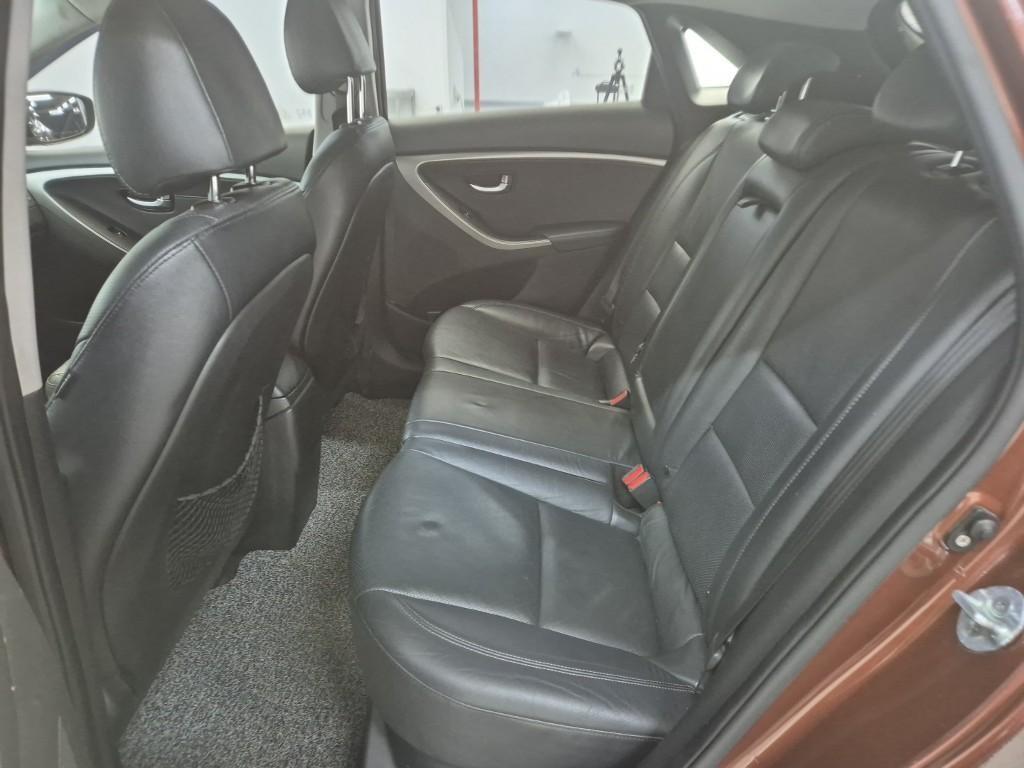 HYUNDAI i30 - Vista 12