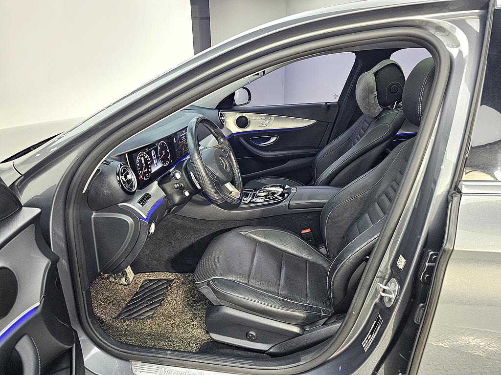 Mercedes Benz E class - Vista 8