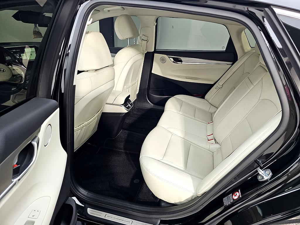 HYUNDAI Grandeur - Vista 9