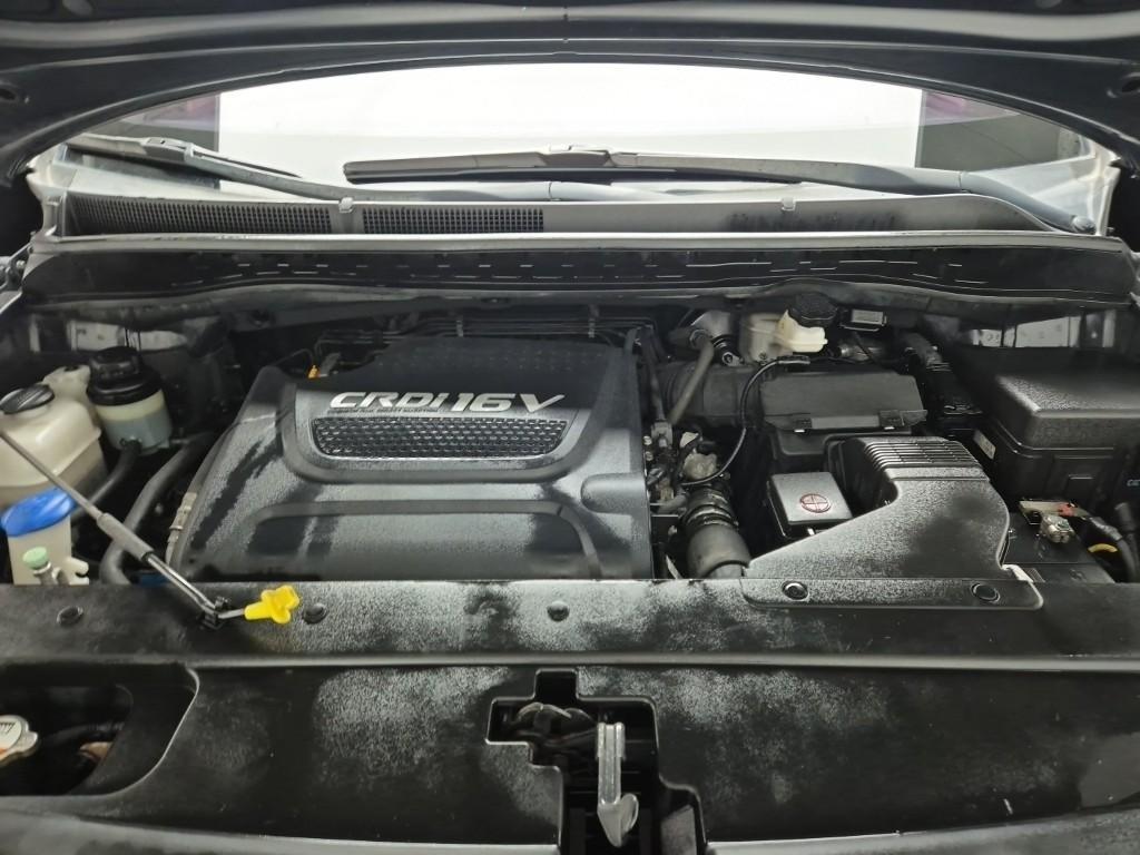 KIA Carnival - Vista 5