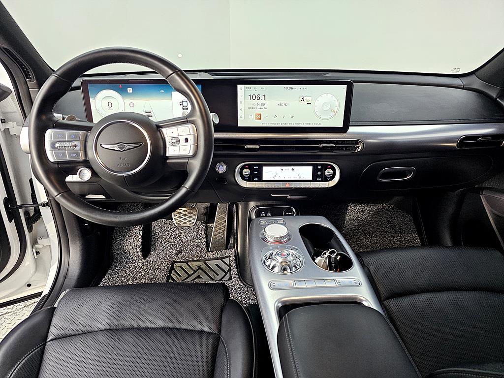 Genesis GV60 - Vista 5