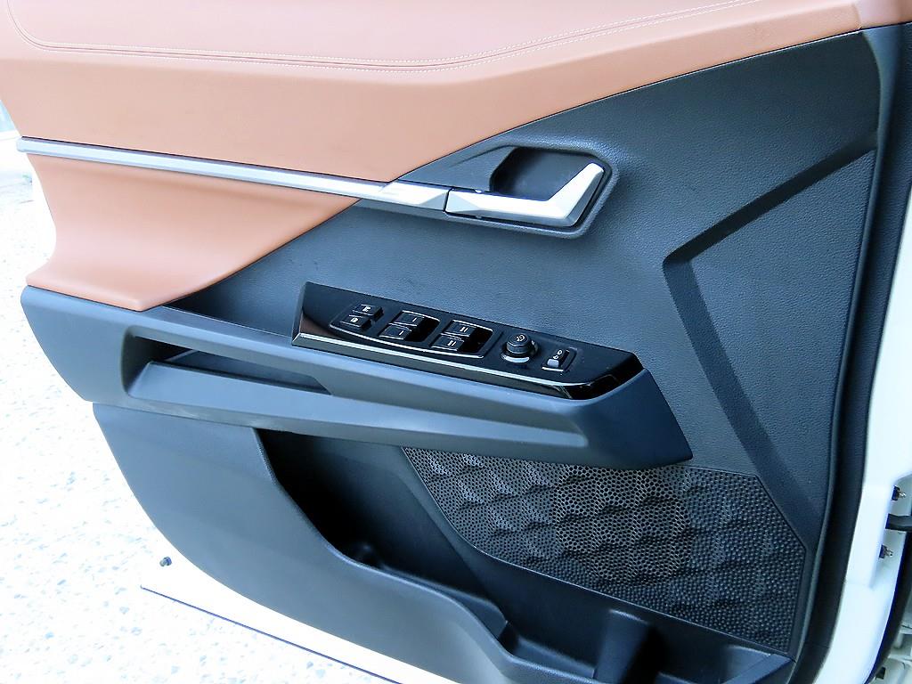 Ssangyong Torres - Vista 11