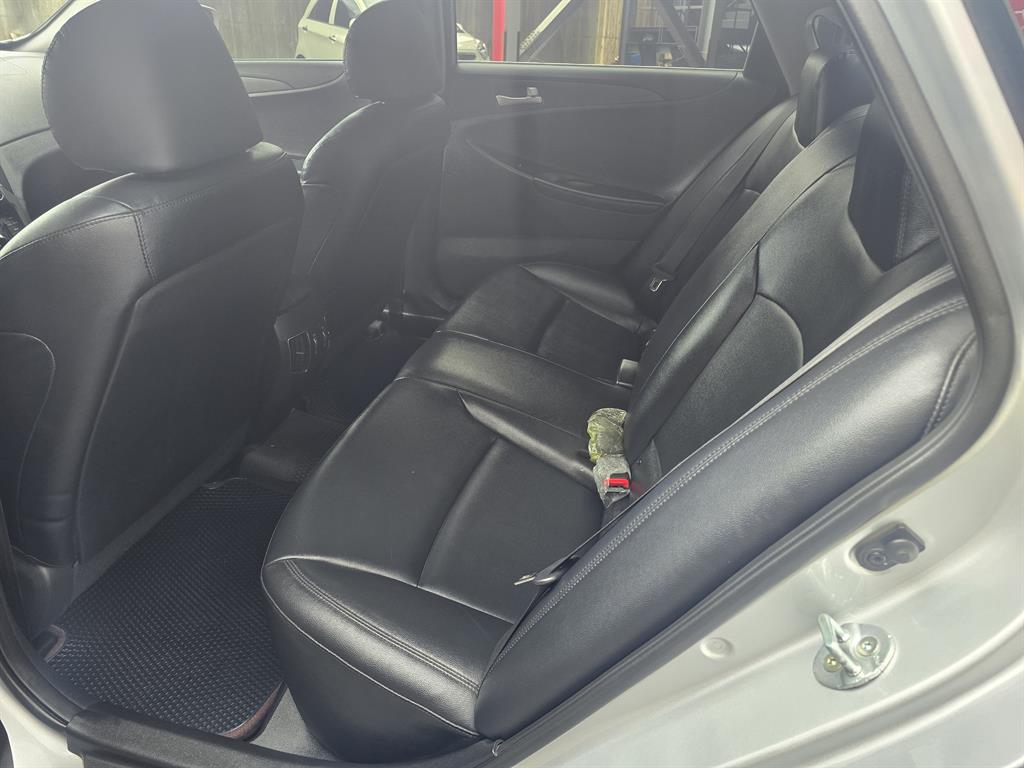 HYUNDAI Sonata - Vista 6