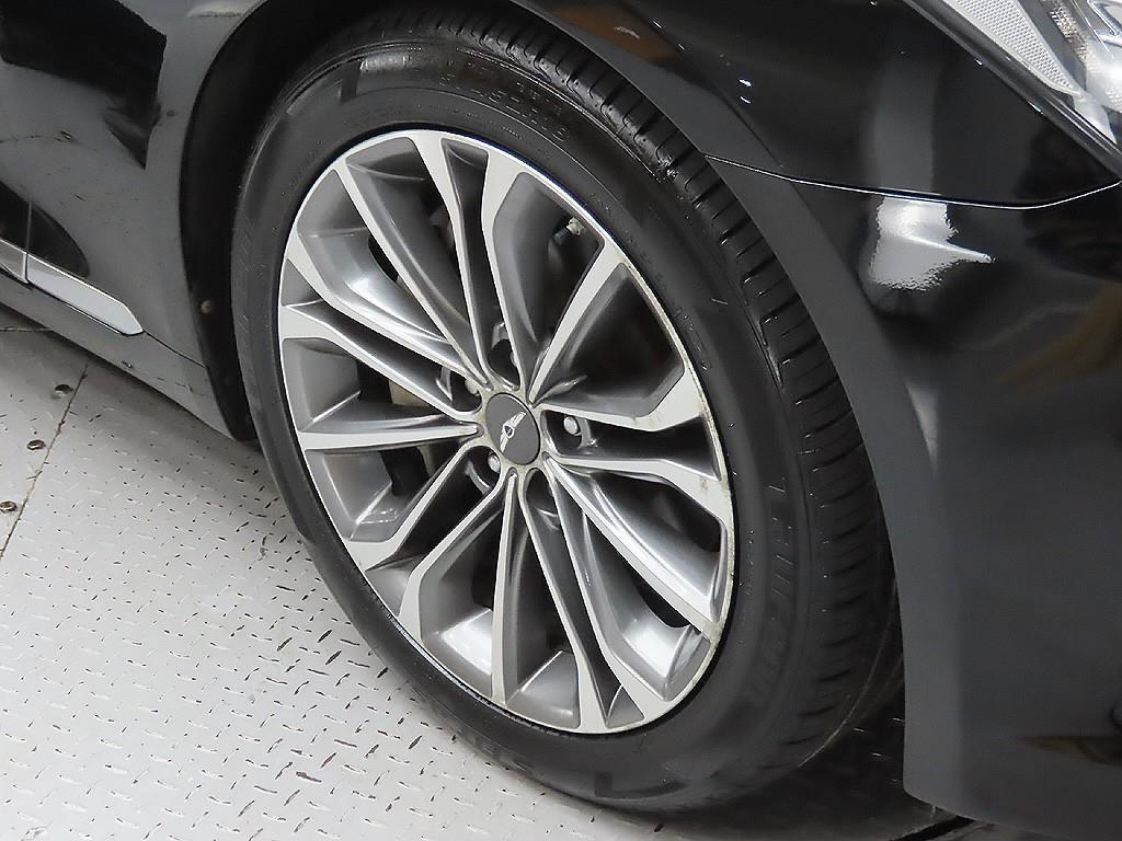 HYUNDAI Genesis - Vista 9