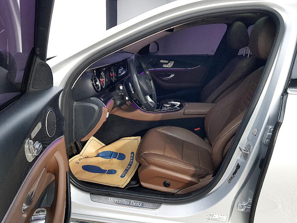 Mercedes Benz E class - Vista 7