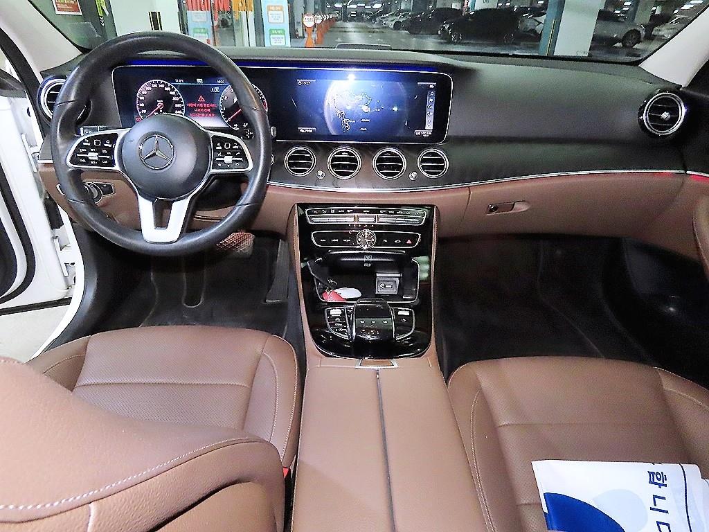 Mercedes Benz E class - Vista 10