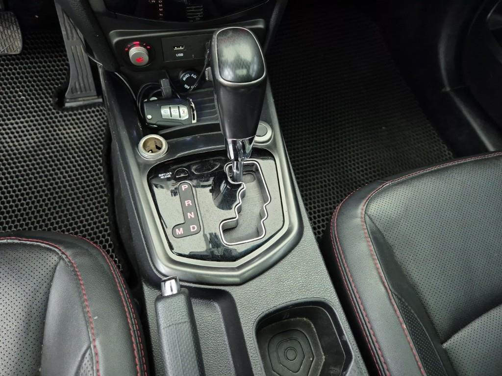 Ssangyong Tivoli - Vista 8