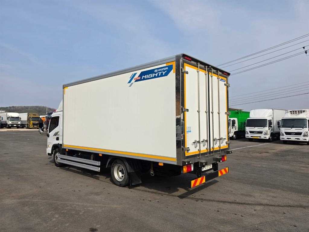 medium and large cargo truck - Vista 7