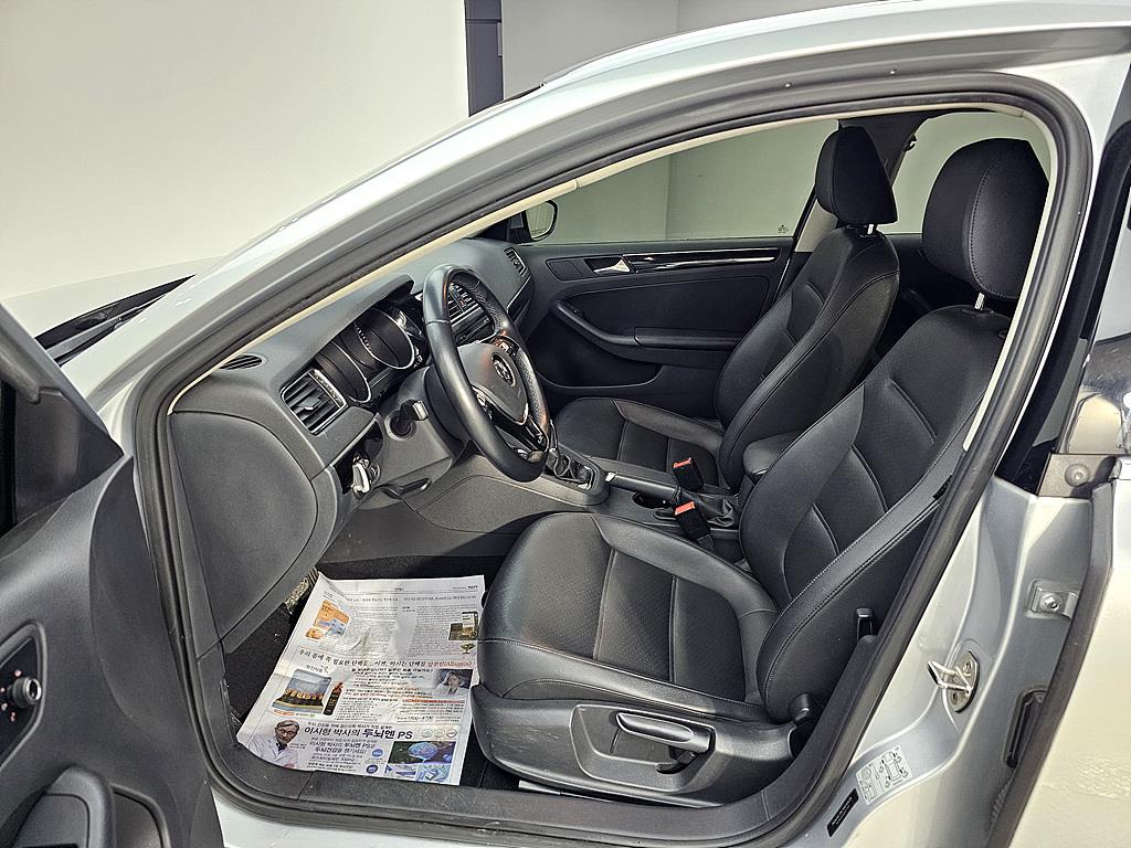 Volkswagen Jetta - Vista 8