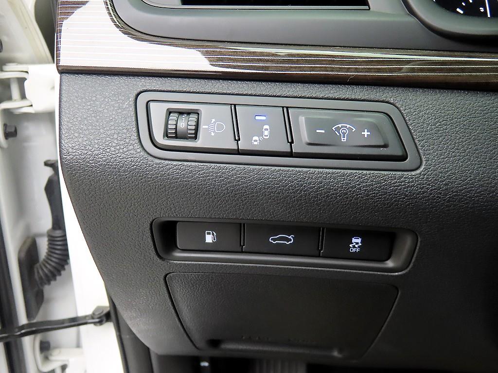 HYUNDAI Sonata - Vista 12