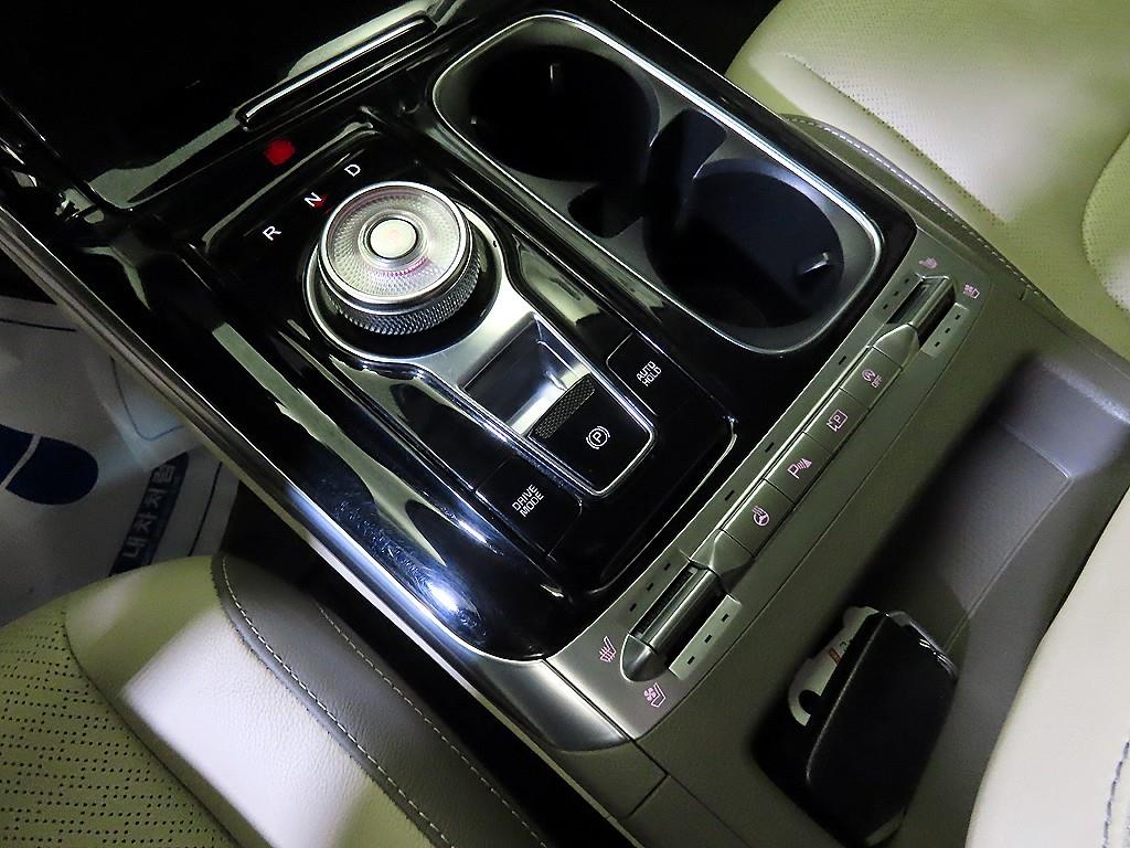 KIA Carnival - Vista 12