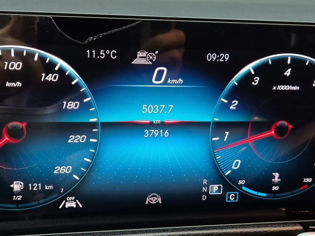 Mercedes Benz GLB Class - Vista 7