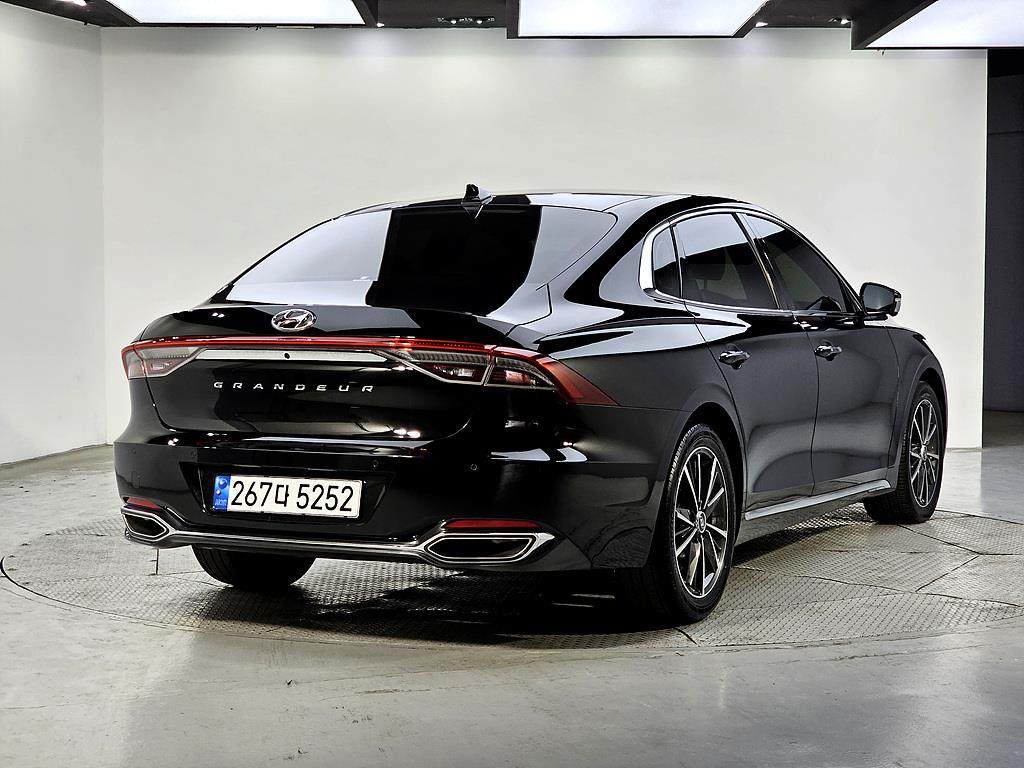 HYUNDAI Grandeur - Vista 4