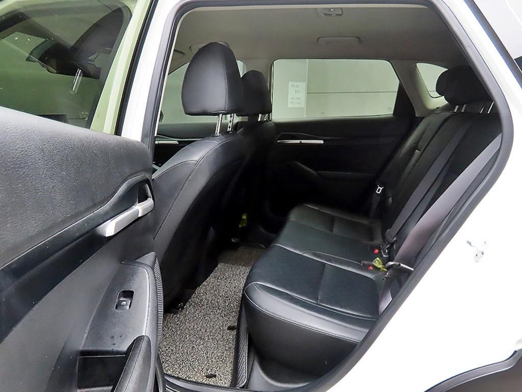 KIA Seltos - Vista 6