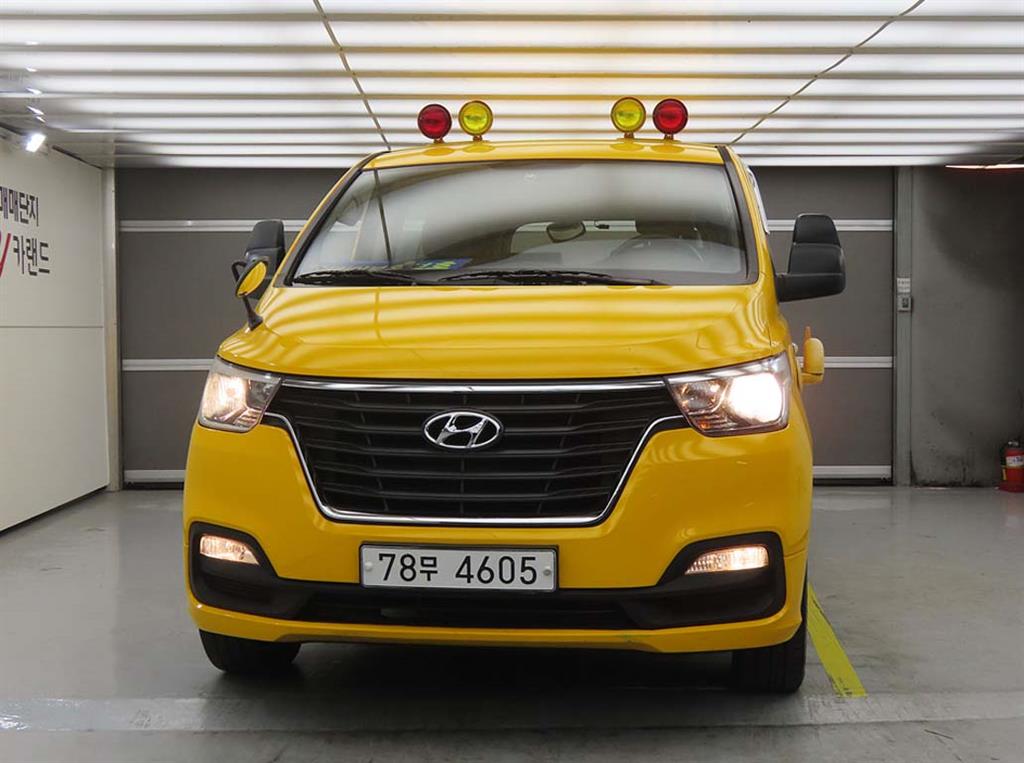 HYUNDAI Starex 2019 Amarillo - Importación desde Corea - HF Imports Iquique - Foto 1