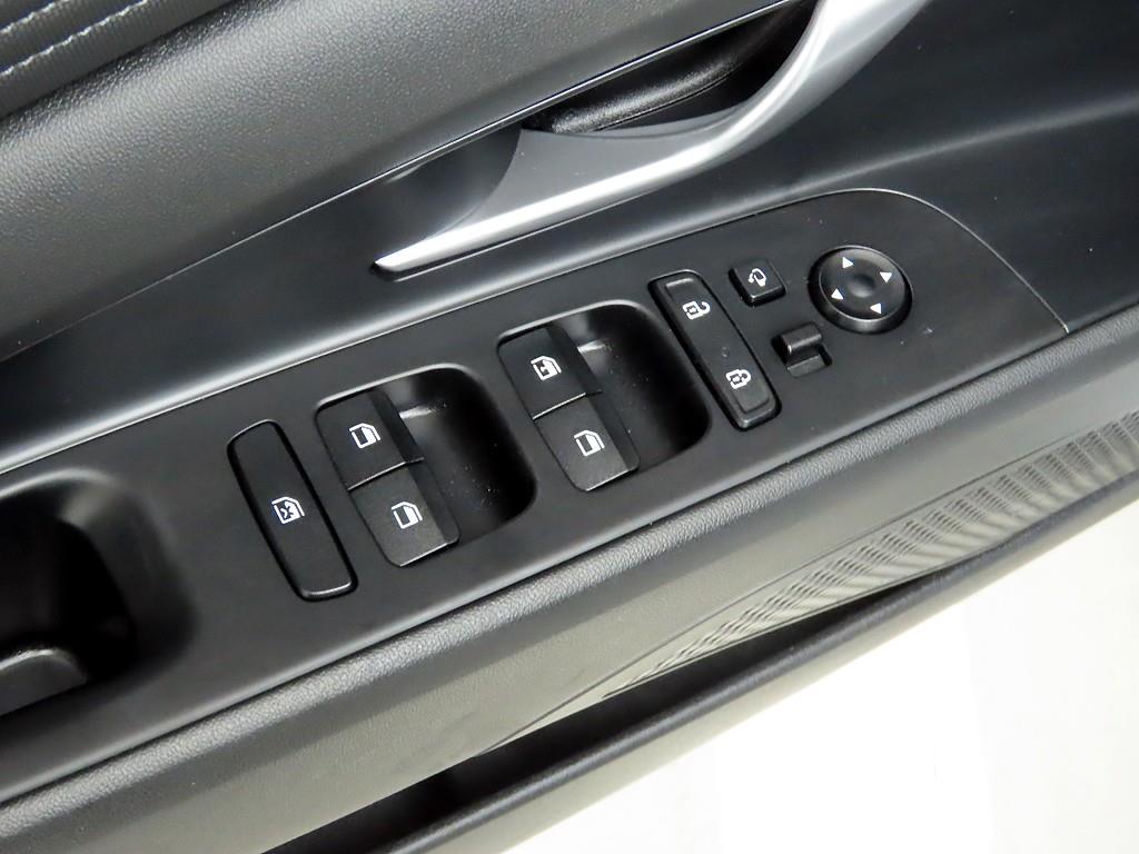 HYUNDAI Avante - Vista 12