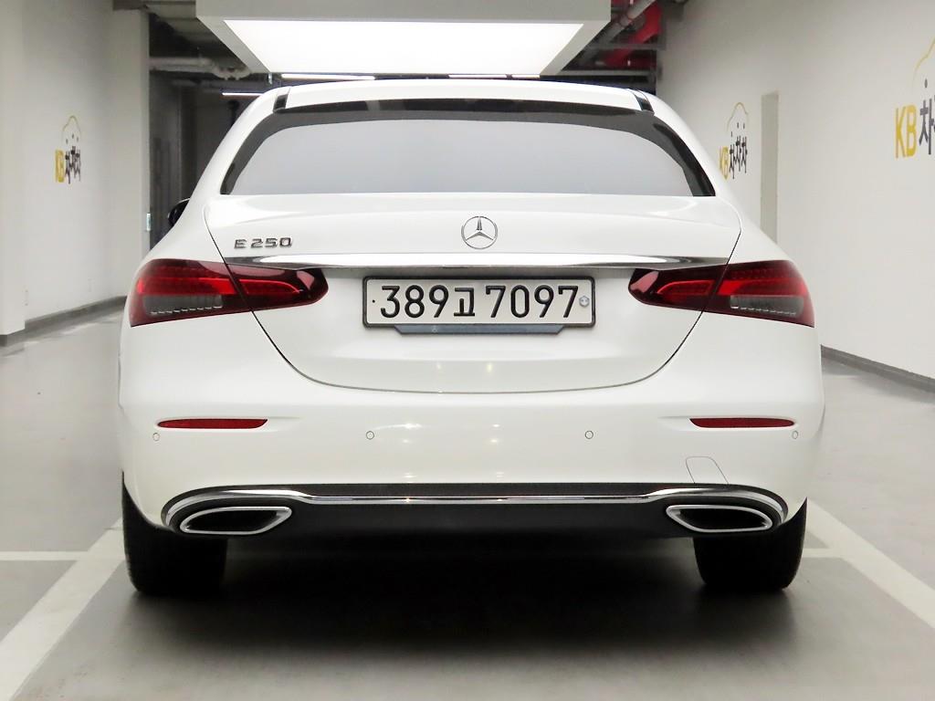 Mercedes Benz E class - Vista 3