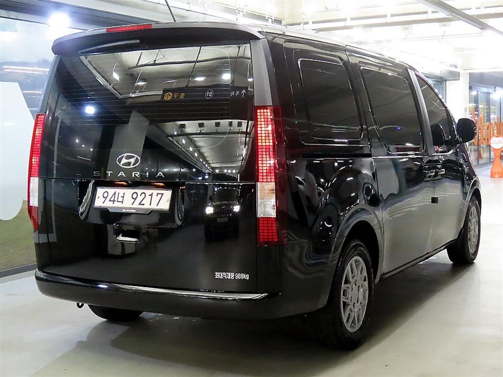 HYUNDAI Staria - Vista 4