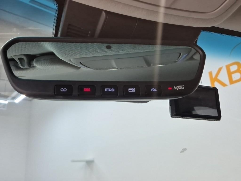 Genesis G70 - Vista 10