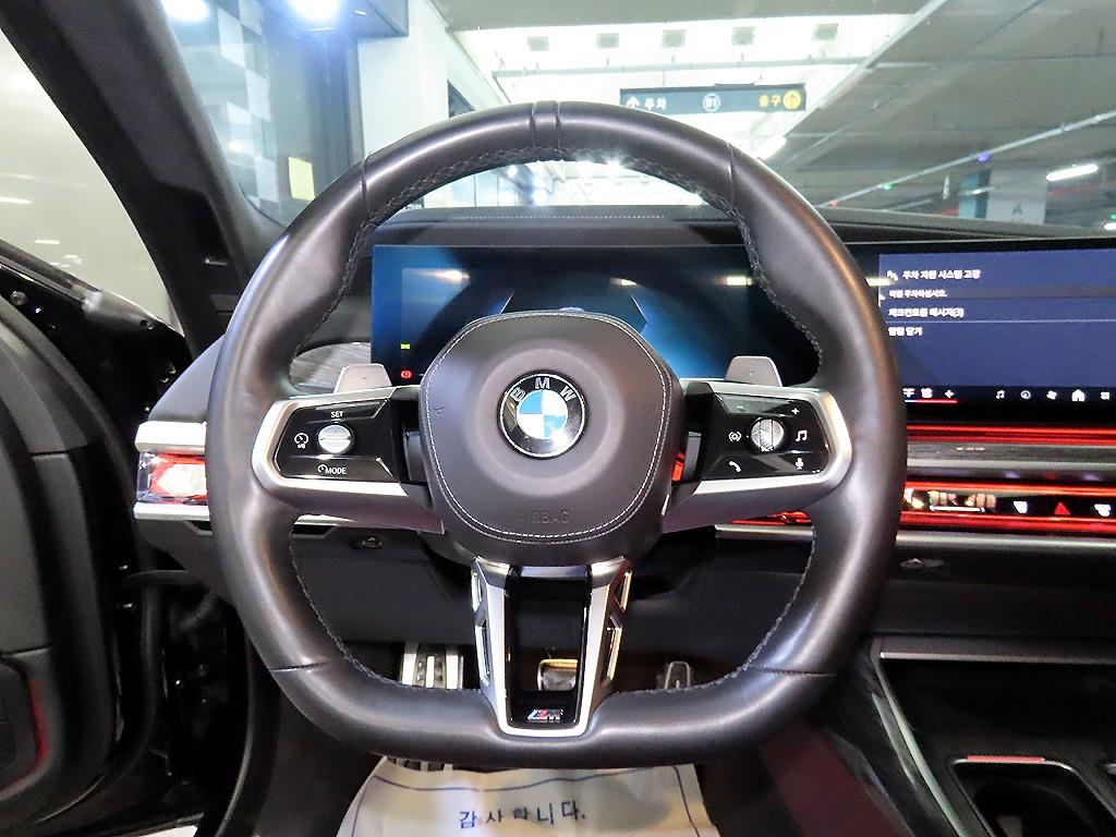 BMW 7 Series - Vista 8