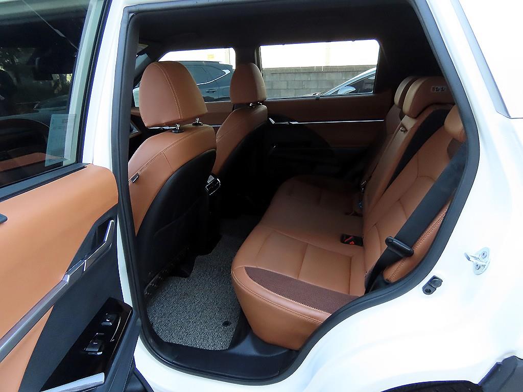 Ssangyong Torres - Vista 6