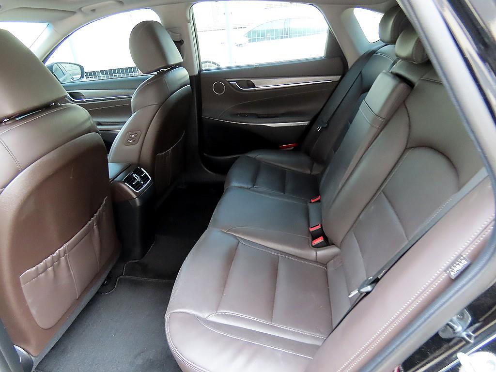 HYUNDAI Grandeur - Vista 6