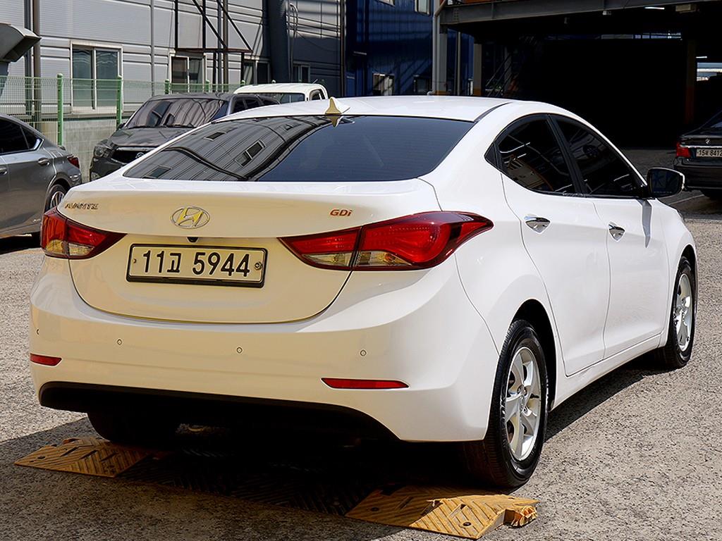 HYUNDAI Avante - Vista 7