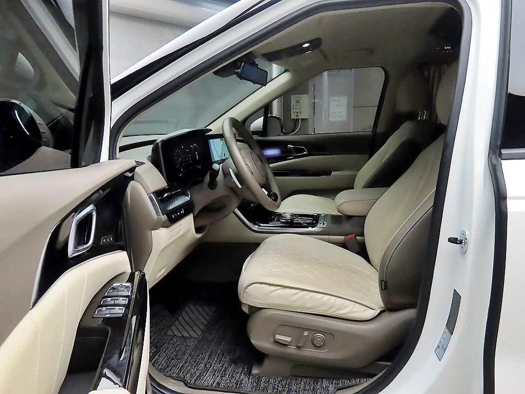 KIA Carnival - Vista 5