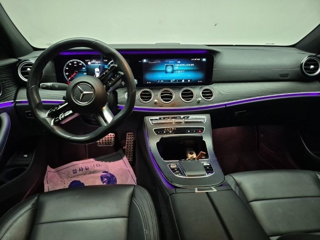 Mercedes Benz E class - Vista 7