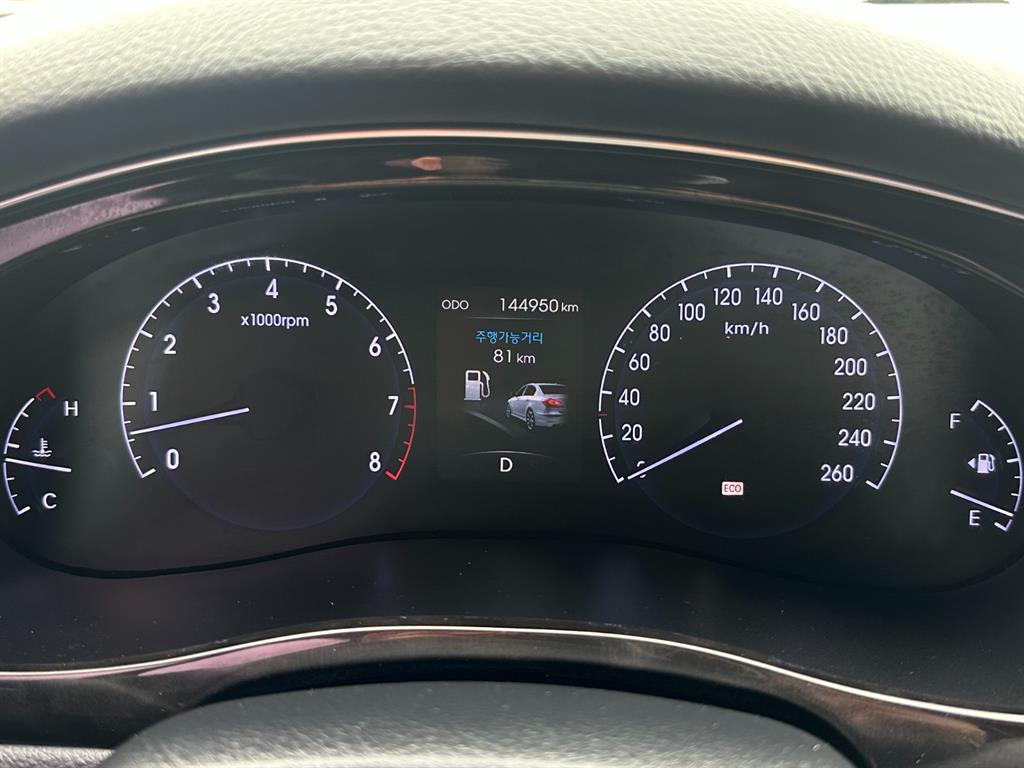 HYUNDAI Genesis - Vista 7