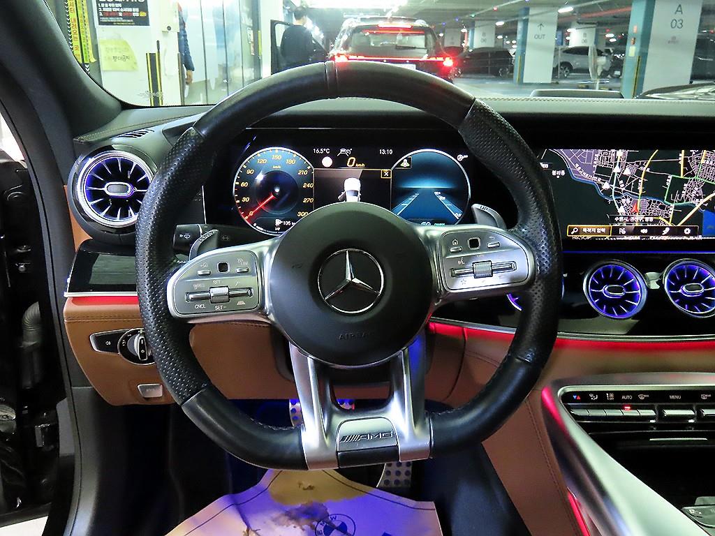 Mercedes Benz AMG GT - Vista 8