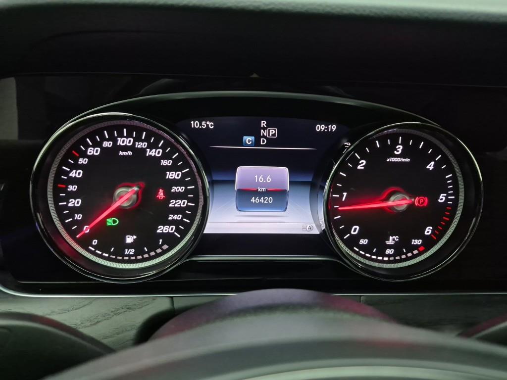 Mercedes Benz E class - Vista 7