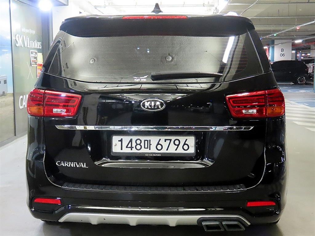 KIA Carnival - Vista 5