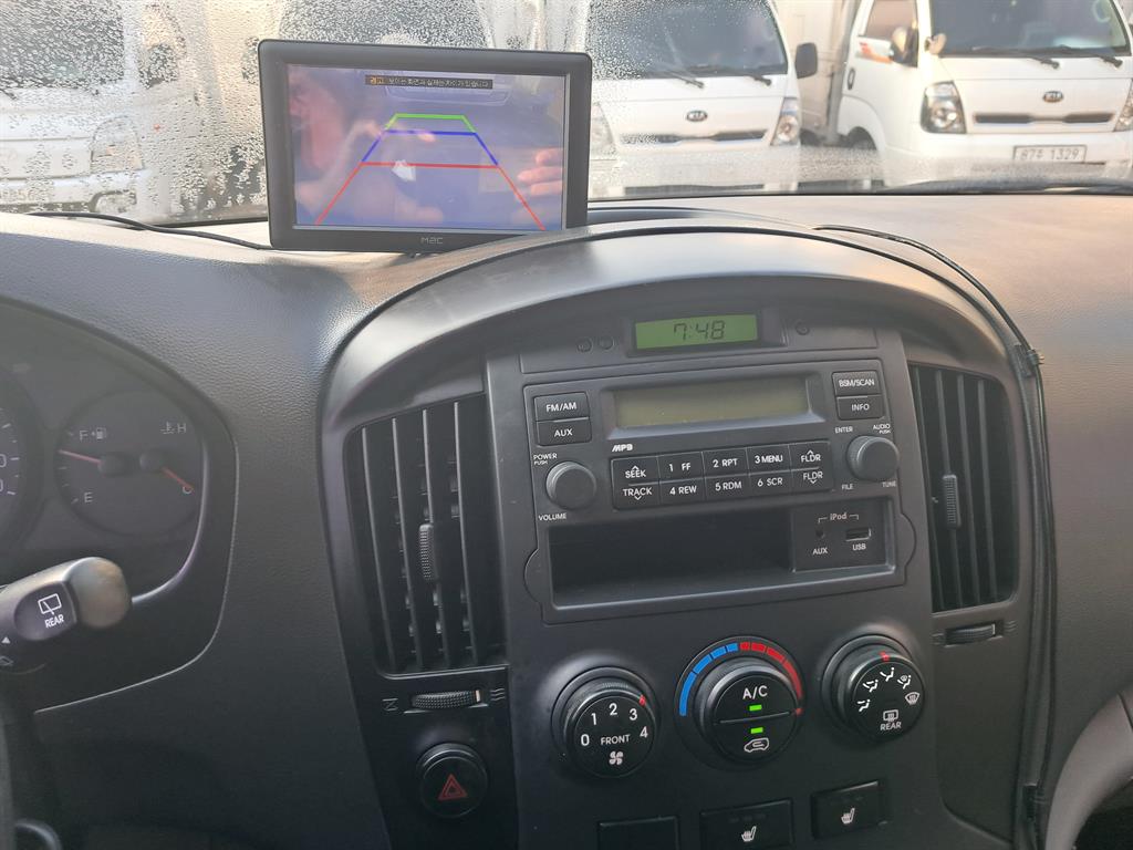 HYUNDAI Starex - Vista 11