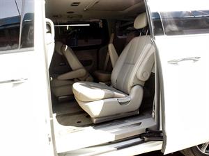 KIA Carnival - Vista 12