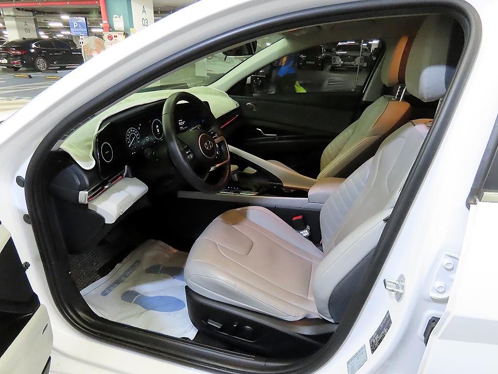 HYUNDAI Avante - Vista 6