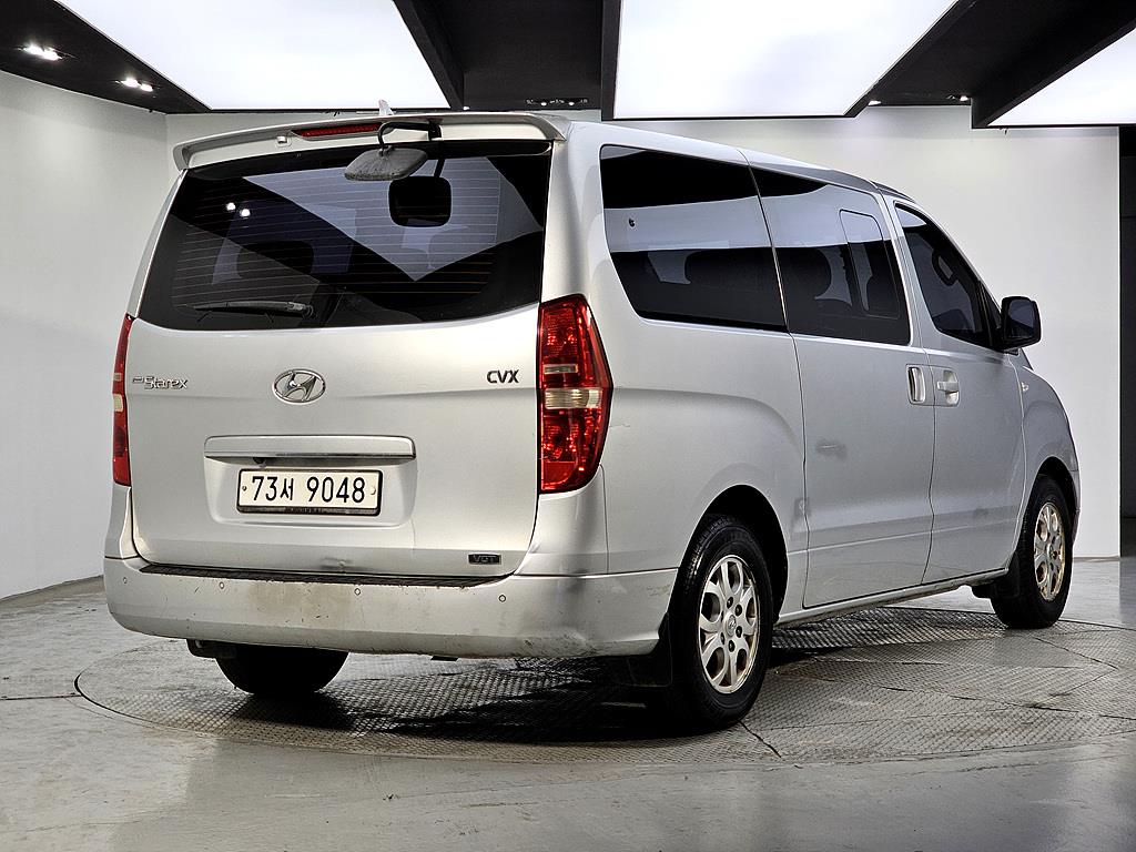 HYUNDAI Starex - Vista 4