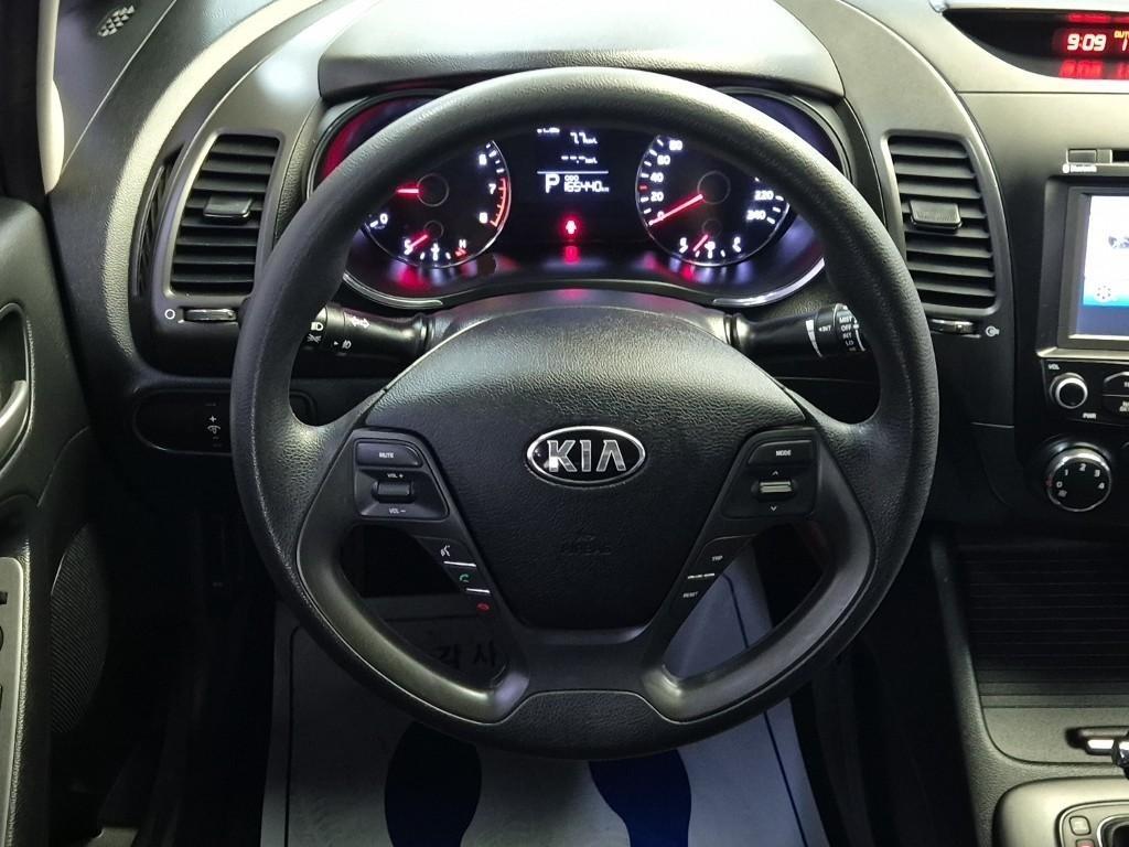 KIA K3 - Vista 9