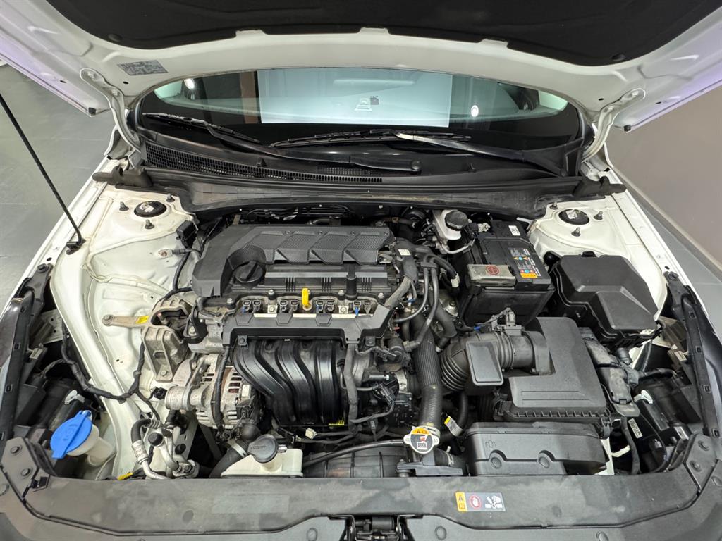 HYUNDAI Avante 2023 Blanco - Importación desde Corea - HF Imports Iquique - Foto 16