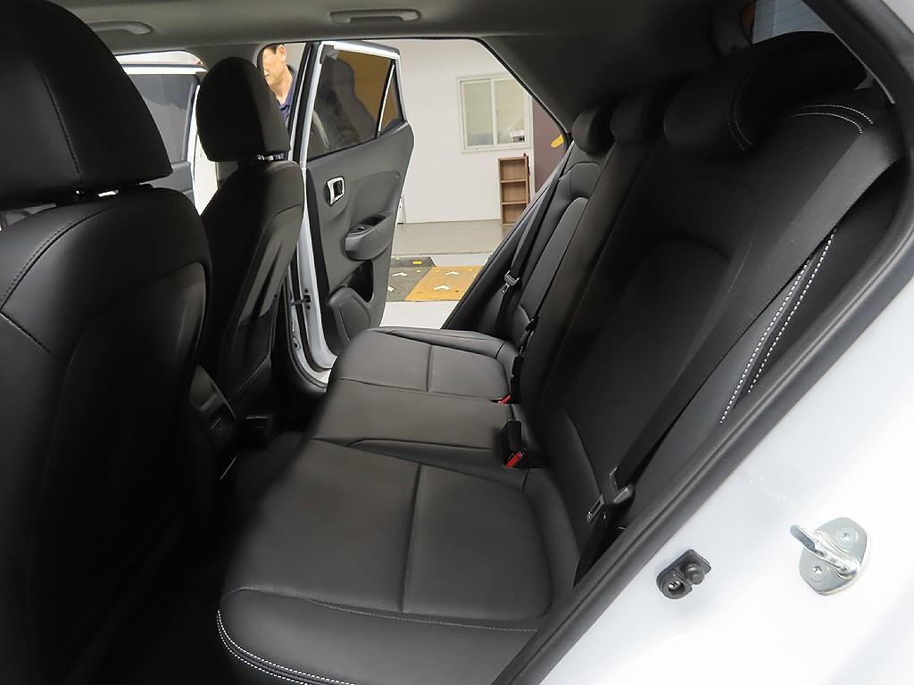 HYUNDAI Venue 2023 Blanco - Importación desde Corea - HF Imports Iquique - Foto 10