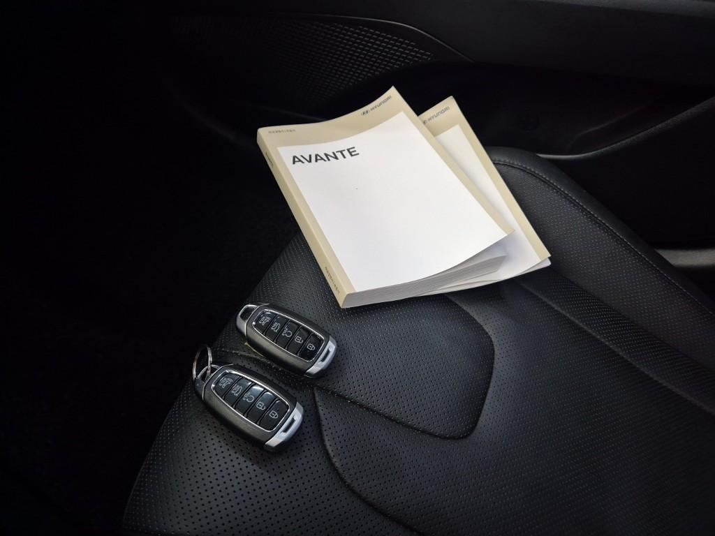 HYUNDAI Avante 2021 Blanco - Importación desde Corea - HF Imports Iquique - Foto 17