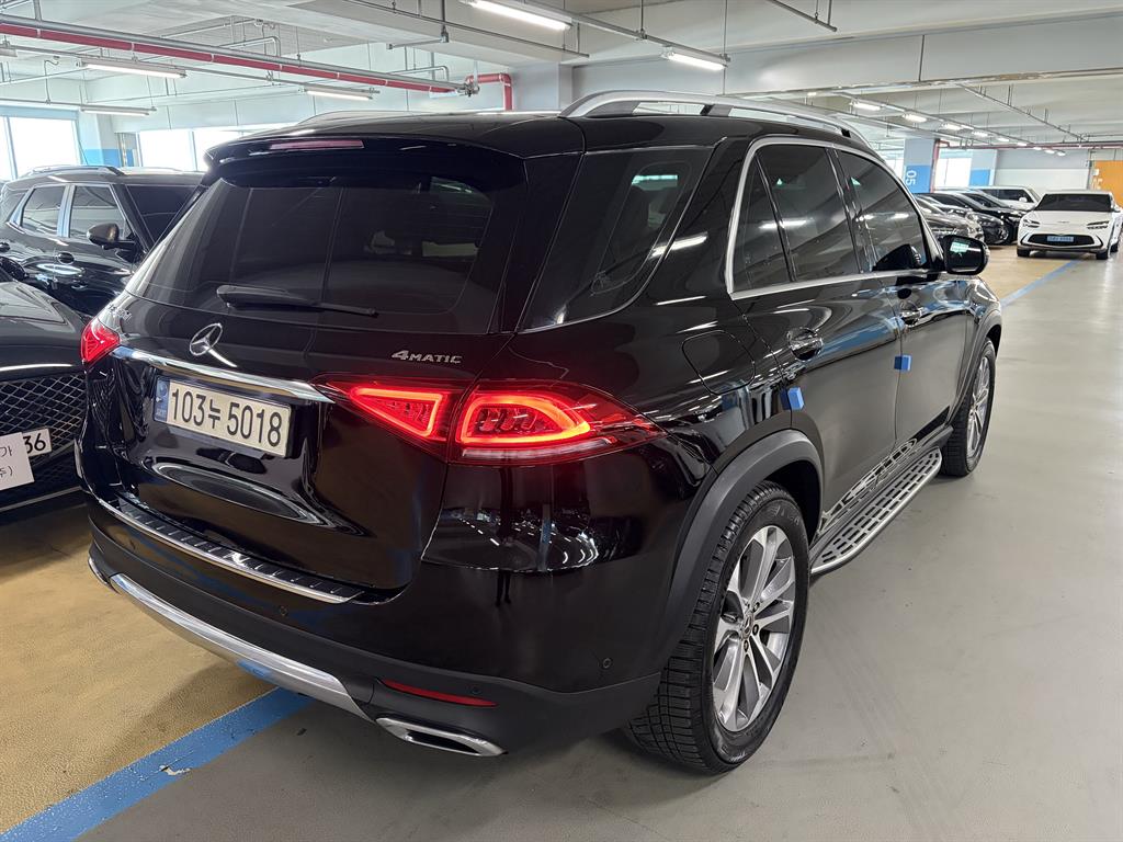 Mercedes Benz GLE Class - Vista 6